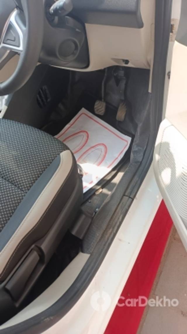 https://stimg2.cardekho.com/images/usedcarimages/large/12-2022/3559222/IMG-20221206-WA0003.jpg?imwidth=6401