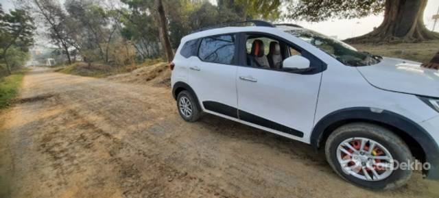 https://stimg2.cardekho.com/images/usedcarimages/large/12-2022/3559828/IMG-20220202-WA0002.jpg?imwidth=6401