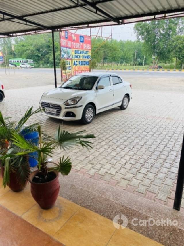 https://stimg2.cardekho.com/images/usedcarimages/large/12-2022/3560941/5BD42DCE-5DA3-4A11-BE35-F9B5B7D7E646.jpg?imwidth=6401