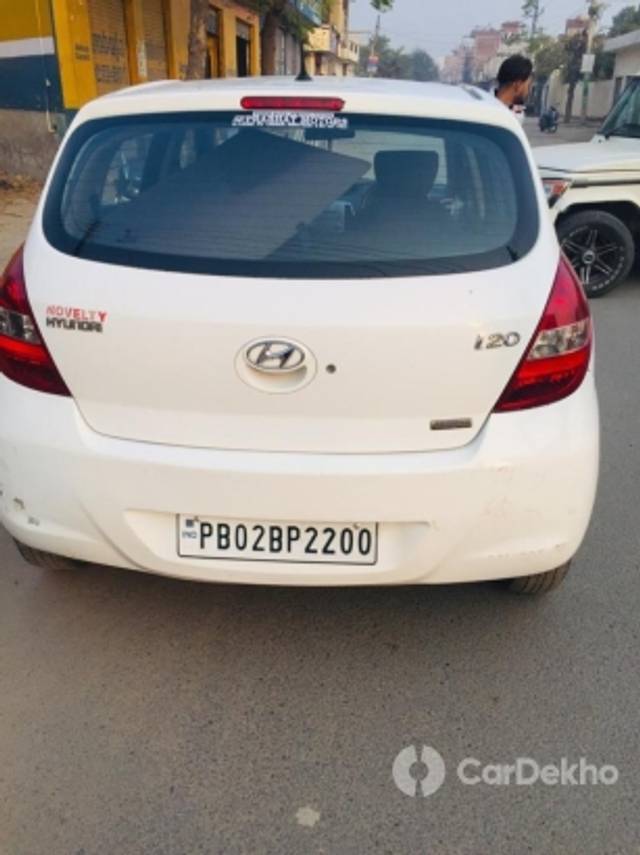 https://stimg2.cardekho.com/images/usedcarimages/large/12-2022/3561016/IMG-20210518-WA0040.jpg?imwidth=6400