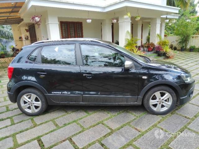 https://stimg2.cardekho.com/images/usedcarimages/large/12-2022/3561063/IMG20221227130302.jpg?imwidth=6402