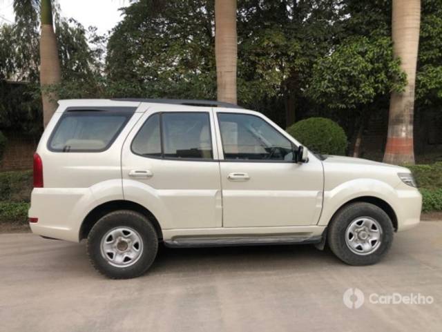 https://stimg2.cardekho.com/images/usedcarimages/large/12-2022/3562087/WhatsAppImage2022-10-15at8.49.21PM(2).jpg?imwidth=6402