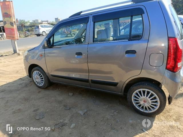 https://stimg2.cardekho.com/images/usedcarimages/large/12-2022/3562115/IMG20221229105944.jpg?imwidth=6401