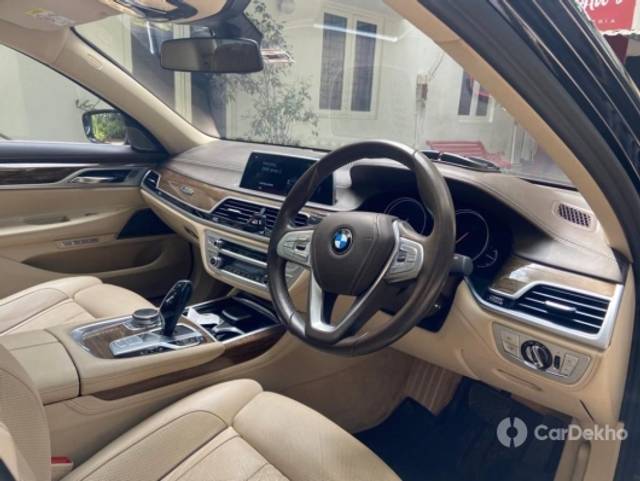 https://stimg2.cardekho.com/images/usedcarimages/large/12-2022/3562653/IMG-20221129-WA0013.jpg?imwidth=6401