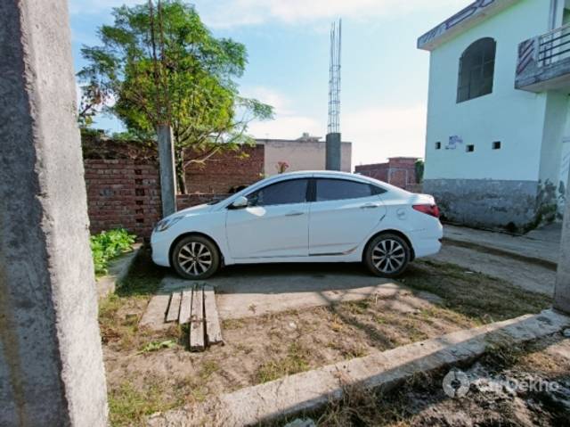 https://stimg2.cardekho.com/images/usedcarimages/large/12-2022/3562947/IMG20221126133532.jpg?imwidth=6401
