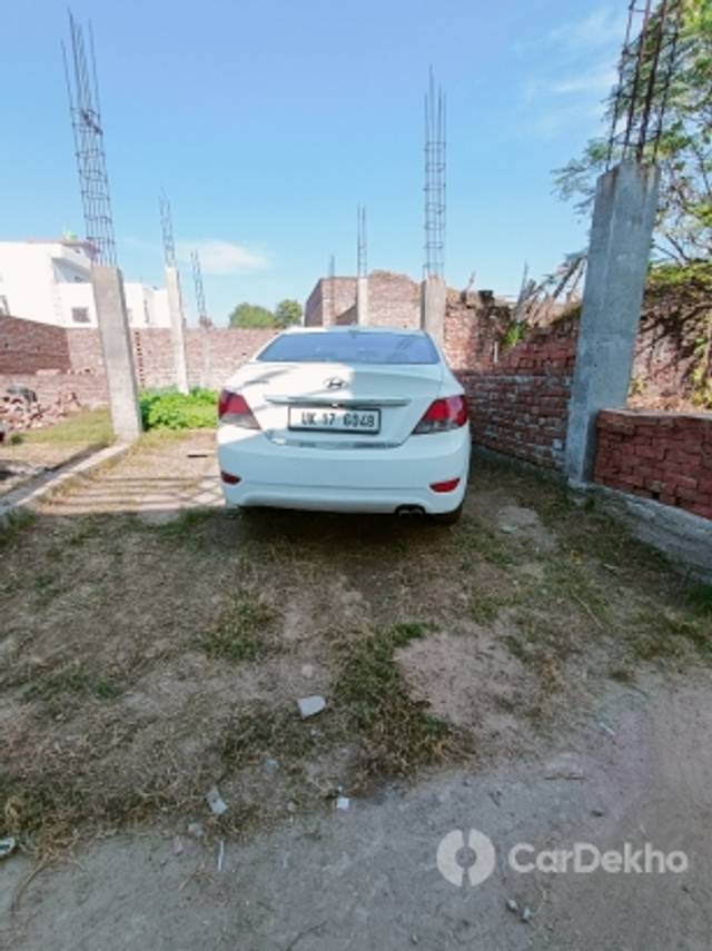 https://stimg2.cardekho.com/images/usedcarimages/large/12-2022/3562947/IMG20221126133547.jpg?imwidth=6402