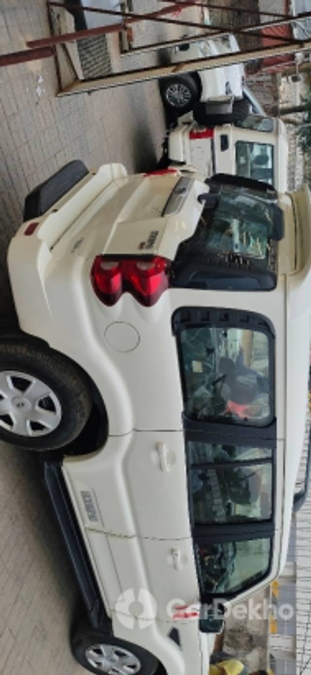 https://stimg2.cardekho.com/images/usedcarimages/large/12-2022/3563787/IMG20220228171043.jpg?imwidth=6400