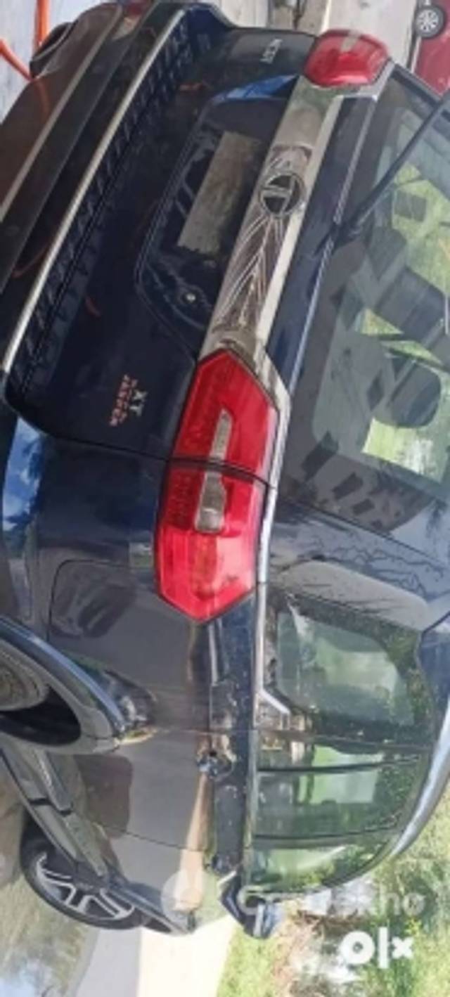 https://stimg2.cardekho.com/images/usedcarimages/large/12-2022/3563984/image(1).jpg?imwidth=6401