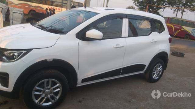 https://stimg2.cardekho.com/images/usedcarimages/large/12-2022/3564647/IMG-20221231-WA0003.jpg?imwidth=6400