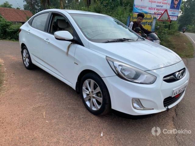 https://stimg2.cardekho.com/images/usedcarimages/large/12-2022/3564840/IMG-20221230-WA0007.jpg?imwidth=6402
