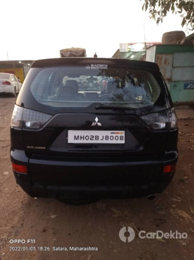 https://stimg2.cardekho.com/images/usedcarimages/large/2-2022/3313240/IMG20220105182656.jpg?imwidth=6401
