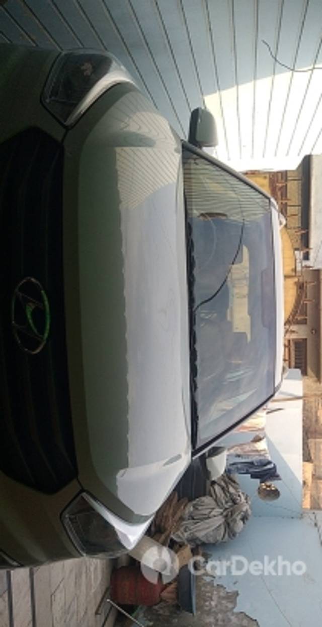 https://stimg2.cardekho.com/images/usedcarimages/large/2-2023/3601552/Snapchat-719469603.jpg?imwidth=6400