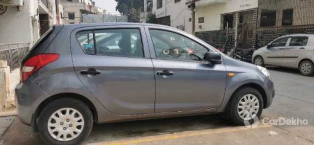 https://stimg2.cardekho.com/images/usedcarimages/large/2-2023/3601686/IMG_20230218_1219077.jpg?imwidth=6401