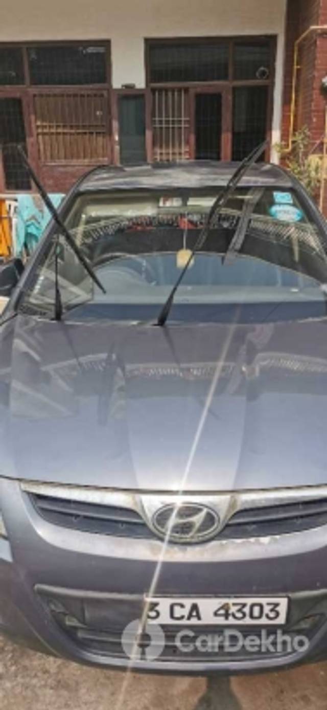 https://stimg2.cardekho.com/images/usedcarimages/large/2-2023/3601686/IMG_20230218_12195010.jpg?imwidth=6402