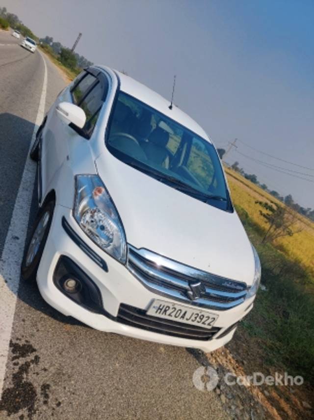 https://stimg2.cardekho.com/images/usedcarimages/large/2-2023/3601732/191710.jpg?imwidth=6401