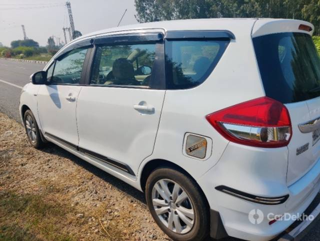 https://stimg2.cardekho.com/images/usedcarimages/large/2-2023/3601732/191713.jpg?imwidth=6400