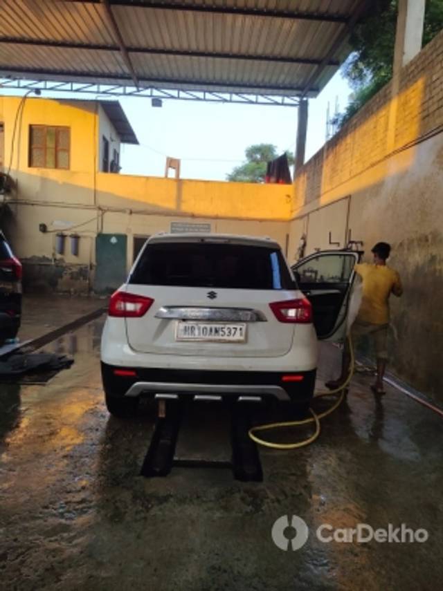 https://stimg2.cardekho.com/images/usedcarimages/large/2-2023/3603243/IMG-20221016-WA0078.jpg?imwidth=6400