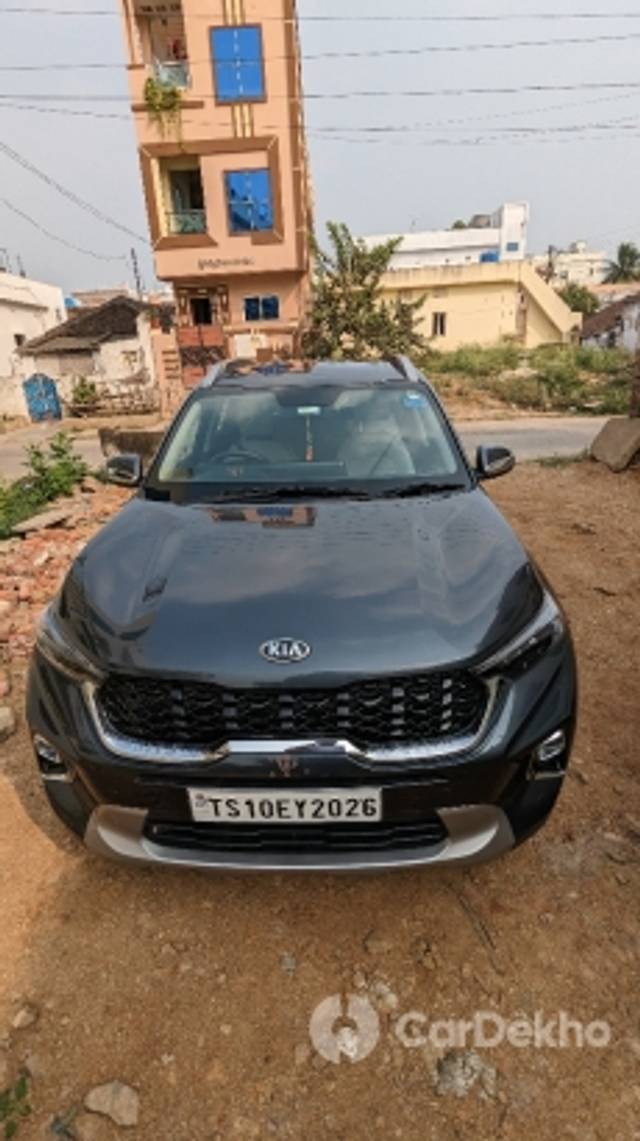 https://stimg2.cardekho.com/images/usedcarimages/large/2-2023/3603906/PXL_20230203_094123012.jpg?imwidth=6402
