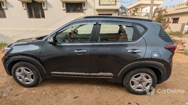 https://stimg2.cardekho.com/images/usedcarimages/large/2-2023/3603906/PXL_20230203_094142572.jpg?imwidth=6400