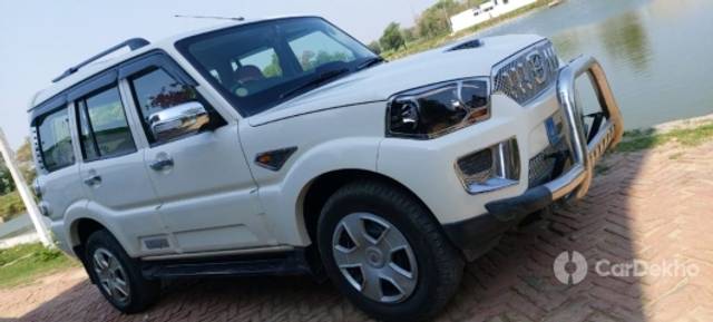 https://stimg2.cardekho.com/images/usedcarimages/large/2-2023/3603952/IMG-1.jpg?imwidth=6401
