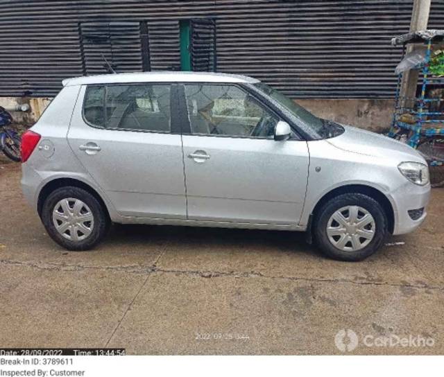 https://stimg2.cardekho.com/images/usedcarimages/large/2-2023/3604314/378961105RIGHT_SIDE_Customer_28_Sep_2022_13_44_56.jpg?imwidth=6401
