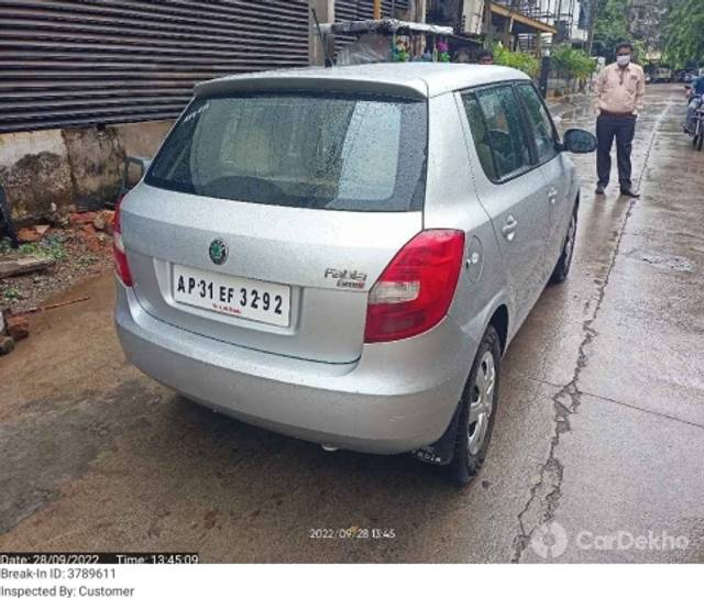 https://stimg2.cardekho.com/images/usedcarimages/large/2-2023/3604314/378961106RIGHT_REAR_SIDE_Customer_28_Sep_2022_13_45_11.jpg?imwidth=6402