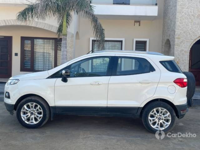 https://stimg2.cardekho.com/images/usedcarimages/large/2-2023/3604365/54692258-B500-435A-A660-9B209F585B53.jpg?imwidth=6401