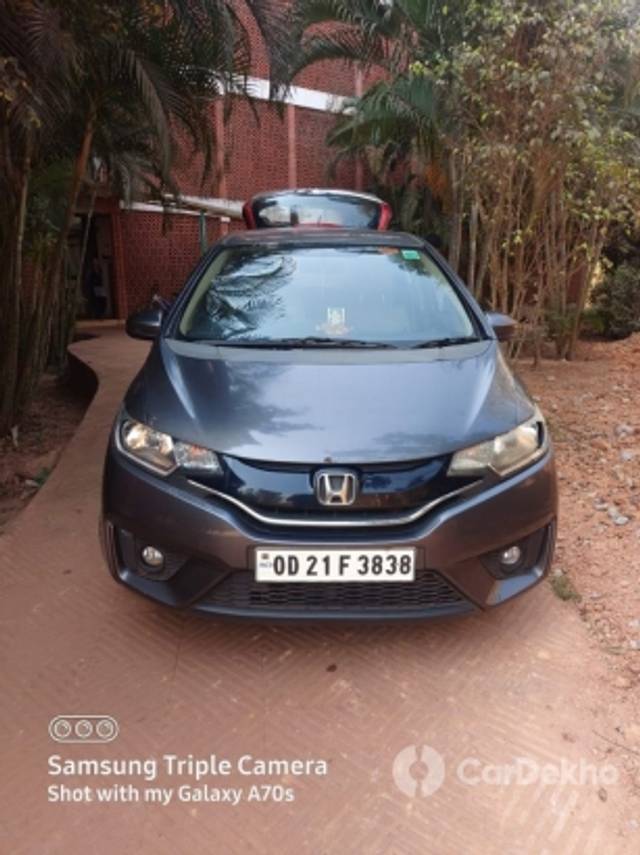 https://stimg2.cardekho.com/images/usedcarimages/large/2-2023/3605154/WhatsAppImage2023-02-04at17.48.11(1).jpg?imwidth=6401