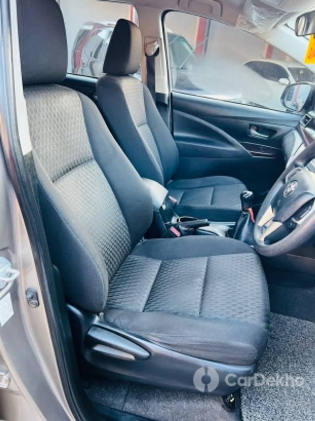 https://stimg2.cardekho.com/images/usedcarimages/large/2-2023/3605262/IMG-20221012-WA0003.jpg?imwidth=6401