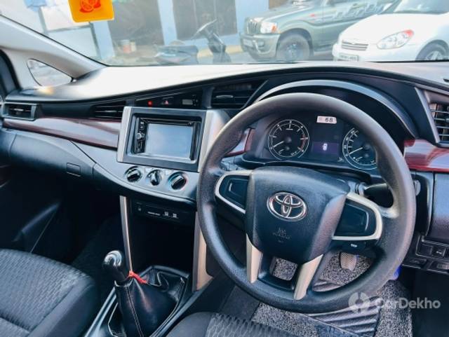 https://stimg2.cardekho.com/images/usedcarimages/large/2-2023/3605262/IMG-20221012-WA0005.jpg?imwidth=6402