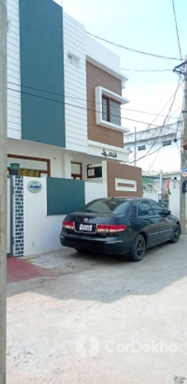 https://stimg2.cardekho.com/images/usedcarimages/large/2-2023/3605497/Snapchat-1917572741.jpg?imwidth=6401