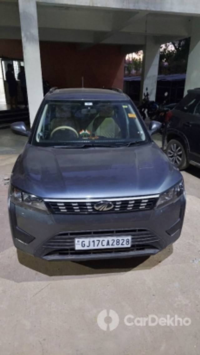 https://stimg2.cardekho.com/images/usedcarimages/large/2-2023/3605557/20230202_184315.jpg?imwidth=6400