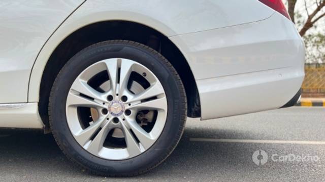 https://stimg2.cardekho.com/images/usedcarimages/large/2-2023/3605614/10.jpg?imwidth=6402