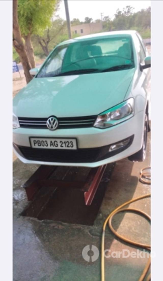 https://stimg2.cardekho.com/images/usedcarimages/large/2-2023/3605846/A8D8399B-3E01-4D0F-8276-2496E65143E2.jpg?imwidth=6401
