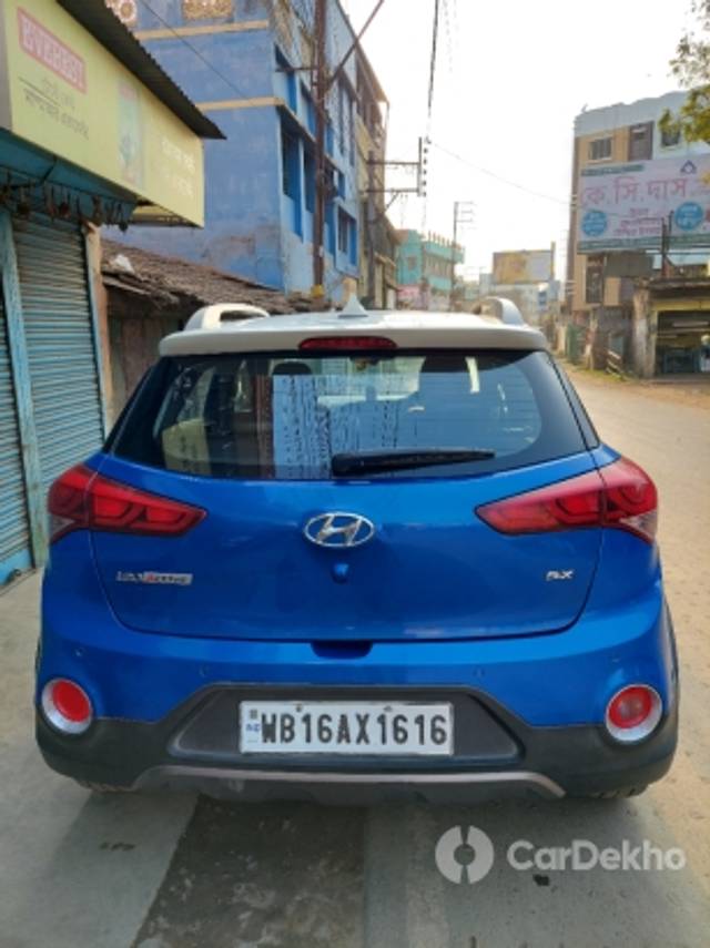 https://stimg2.cardekho.com/images/usedcarimages/large/2-2023/3607051/20230128_155644.jpg?imwidth=6400