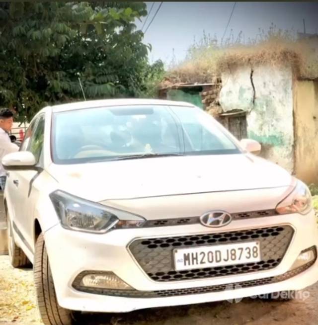 https://stimg2.cardekho.com/images/usedcarimages/large/2-2023/3607430/IMG_20230207_063059.jpg?imwidth=6400