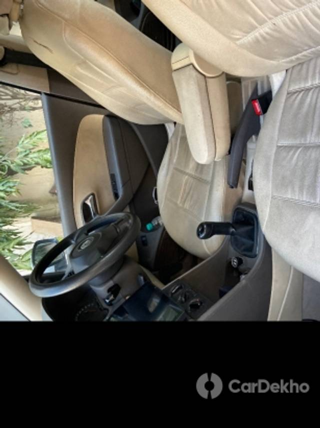 https://stimg2.cardekho.com/images/usedcarimages/large/2-2023/3607449/22DFAB40-DFD8-462C-BCD3-02276DF78E1C.jpg?imwidth=6401