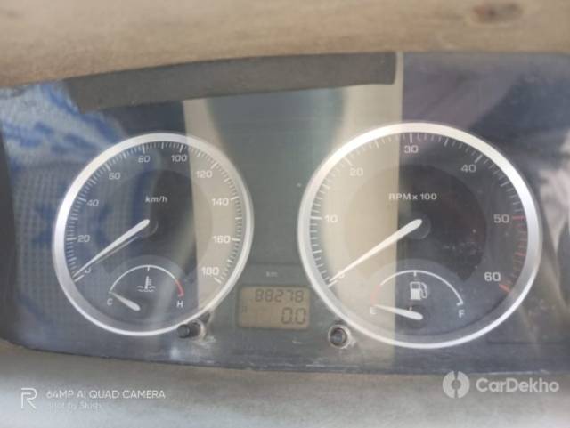 https://stimg2.cardekho.com/images/usedcarimages/large/2-2023/3607654/IMG-20230207-WA0032.jpg?imwidth=6401
