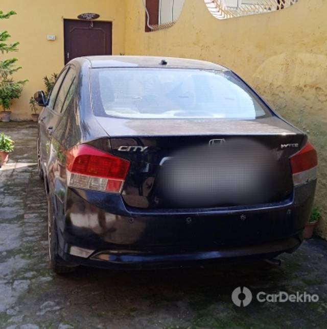 https://stimg2.cardekho.com/images/usedcarimages/large/2-2023/3607766/t1668147672644.jpg?imwidth=6400