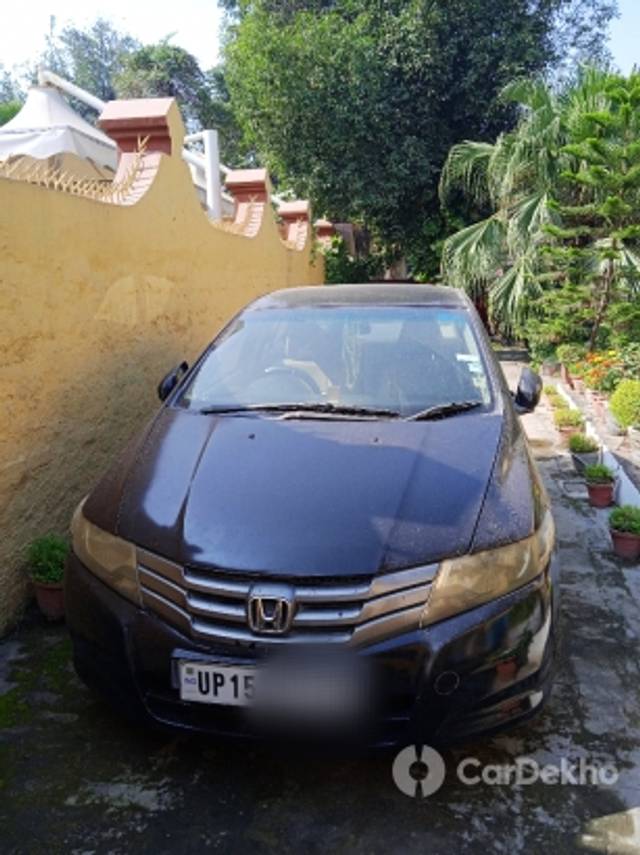 https://stimg2.cardekho.com/images/usedcarimages/large/2-2023/3607766/t21668147801301.jpg?imwidth=6401