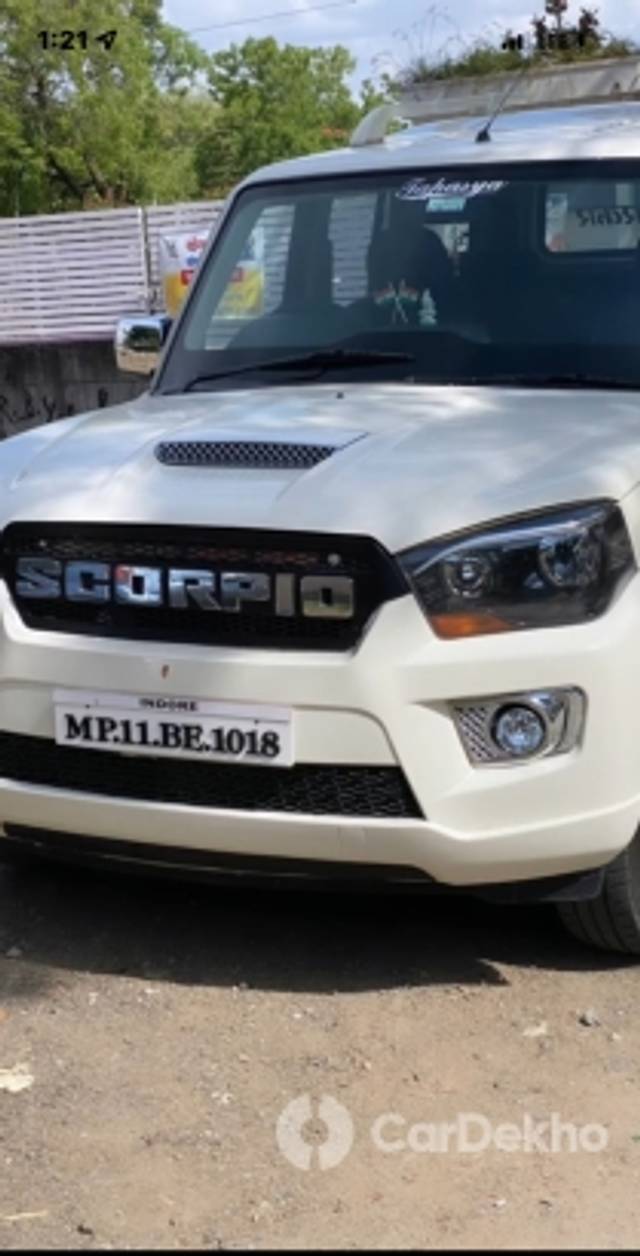 https://stimg2.cardekho.com/images/usedcarimages/large/2-2023/3608317/4D8D7C9A-6813-48FC-A409-6FCD4F42C252.jpg?imwidth=6401