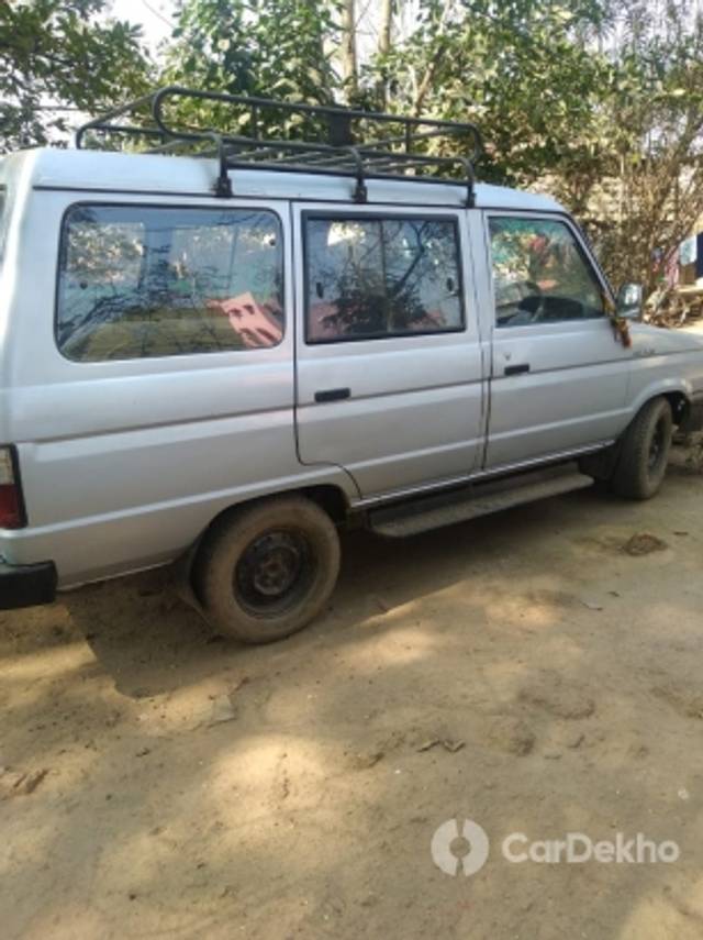 https://stimg2.cardekho.com/images/usedcarimages/large/2-2023/3609788/IMG-20230117-WA0007.jpg?imwidth=6400