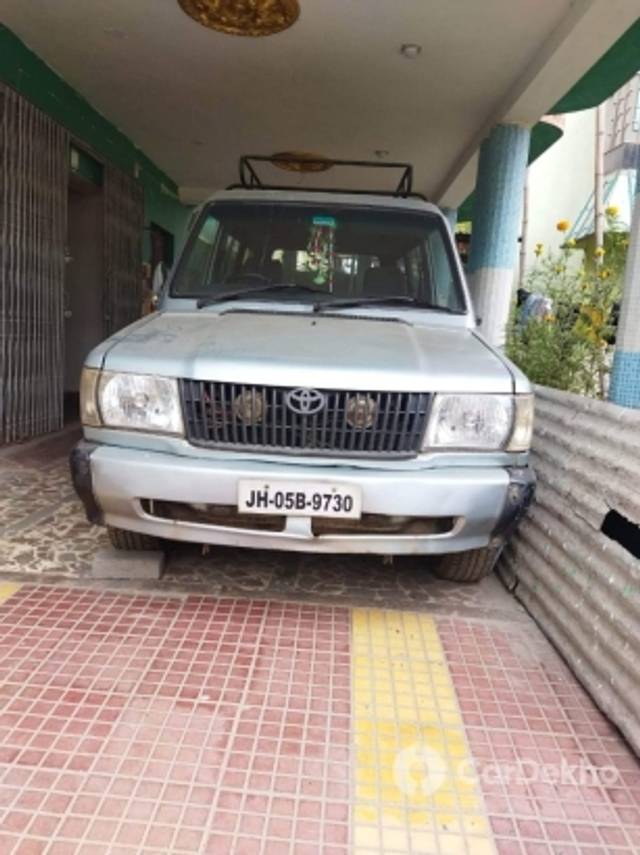 https://stimg2.cardekho.com/images/usedcarimages/large/2-2023/3609788/IMG-20230118-WA0004.jpg?imwidth=6402