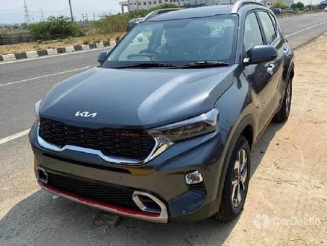 https://stimg2.cardekho.com/images/usedcarimages/large/2-2023/3610055/images(7).jpg?imwidth=6401