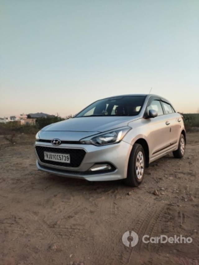 https://stimg2.cardekho.com/images/usedcarimages/large/2-2023/3610339/IMG-20221231-WA0001.jpg?imwidth=6401