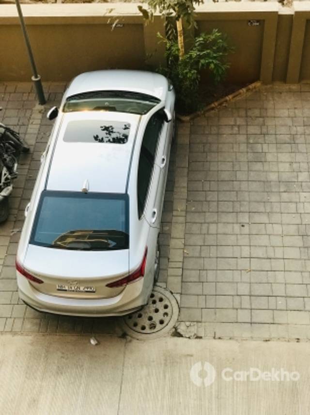 https://stimg2.cardekho.com/images/usedcarimages/large/2-2023/3610392/771529EB-C31B-4552-9001-4AE9AC5508B5.jpg?imwidth=6400