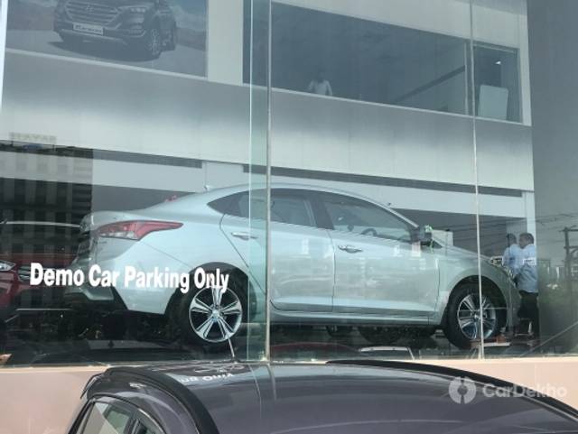https://stimg2.cardekho.com/images/usedcarimages/large/2-2023/3610392/B8DCDA61-7A0F-4276-BCDC-A4E644586AFE.jpg?imwidth=6401