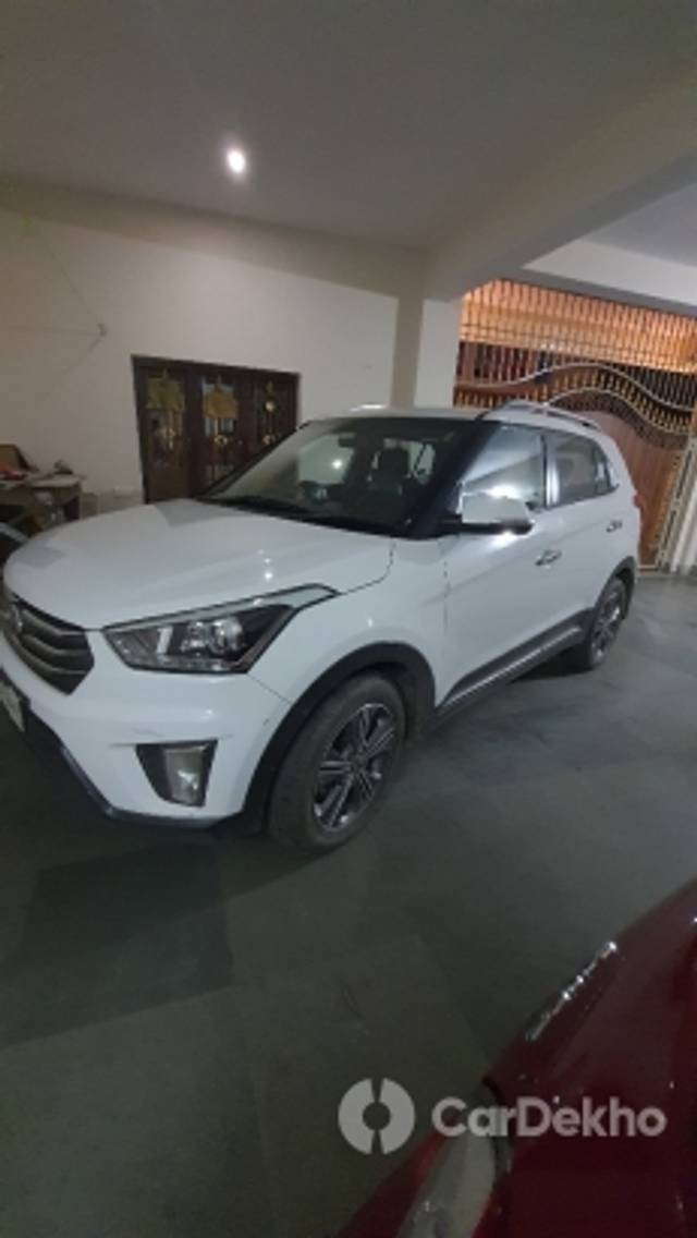 https://stimg2.cardekho.com/images/usedcarimages/large/2-2023/3611496/20220718_221316.jpg?imwidth=6401