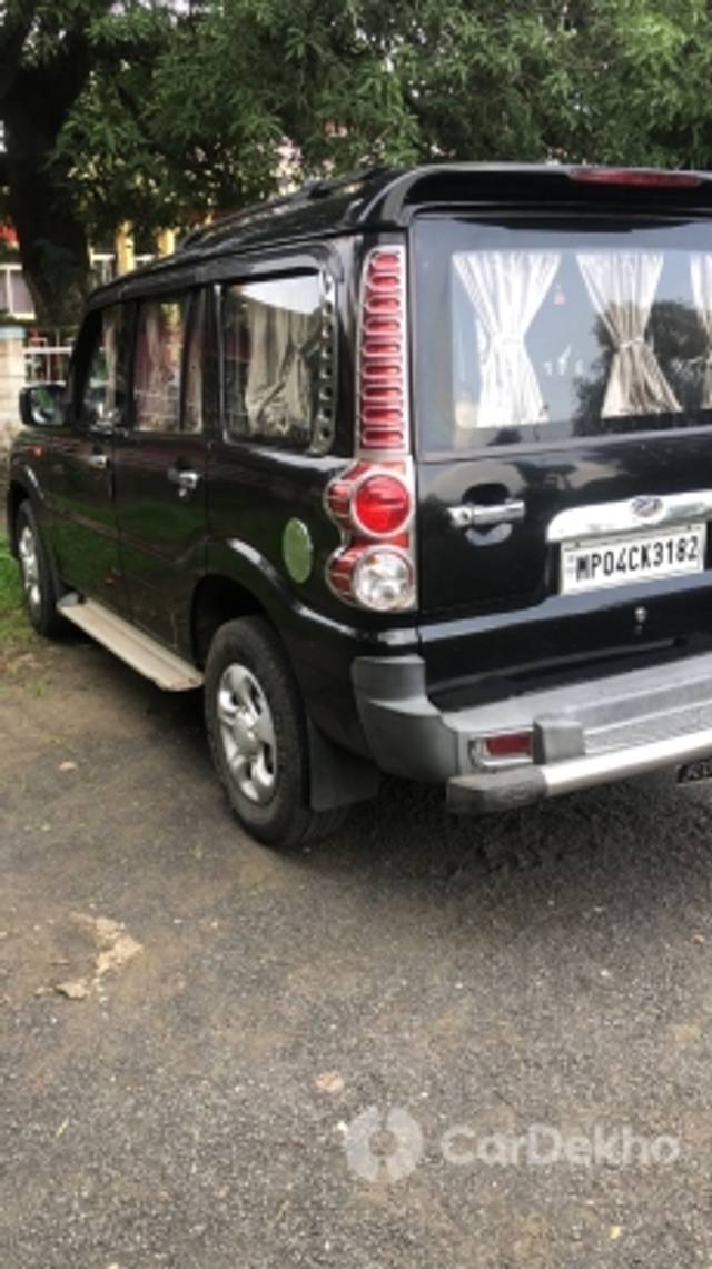 https://stimg2.cardekho.com/images/usedcarimages/large/2-2023/3611503/1D317BFA-D8CB-441D-8B32-409DE3C7C7BC.jpg?imwidth=6400