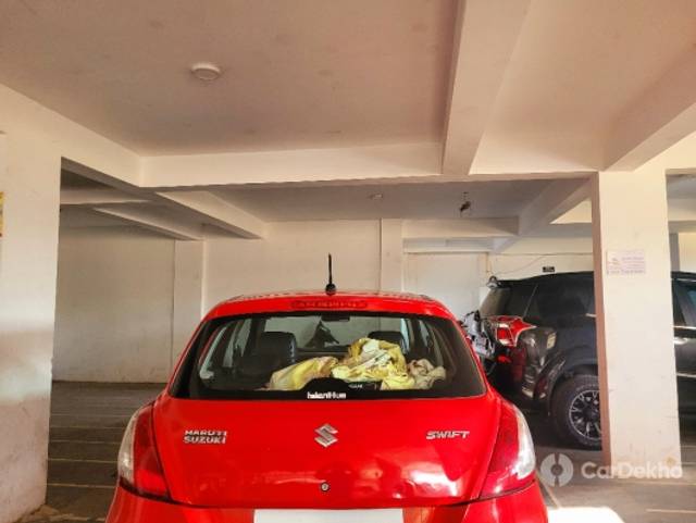 https://stimg2.cardekho.com/images/usedcarimages/large/2-2023/3613108/20230212_163432.jpg?imwidth=6402